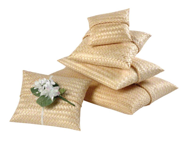 1_TRIBUTES_Scatter-Pouch_SP.jpg Wonderfully simple ashes scatter pouch. Natural pet ashes urn