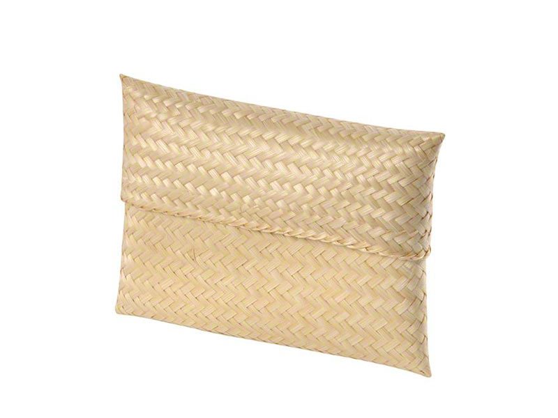 5_PETRIBUTES_Scatter-Pouch_SP.jpg Wonderfully simple ashes scatter pouch. Natural pet ashes urn